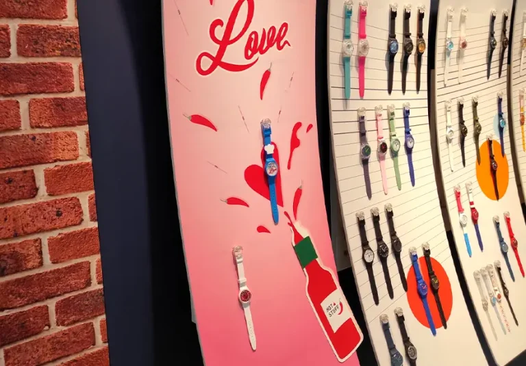 instalacion-vinilos-relojes-retail